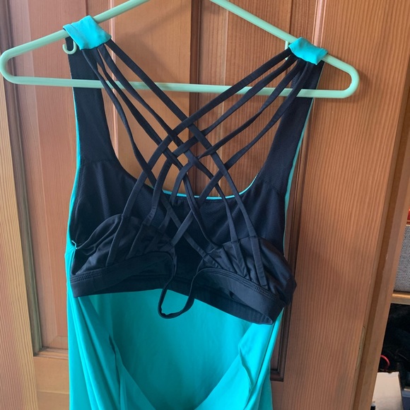 Workout Top - Picture 2 of 2